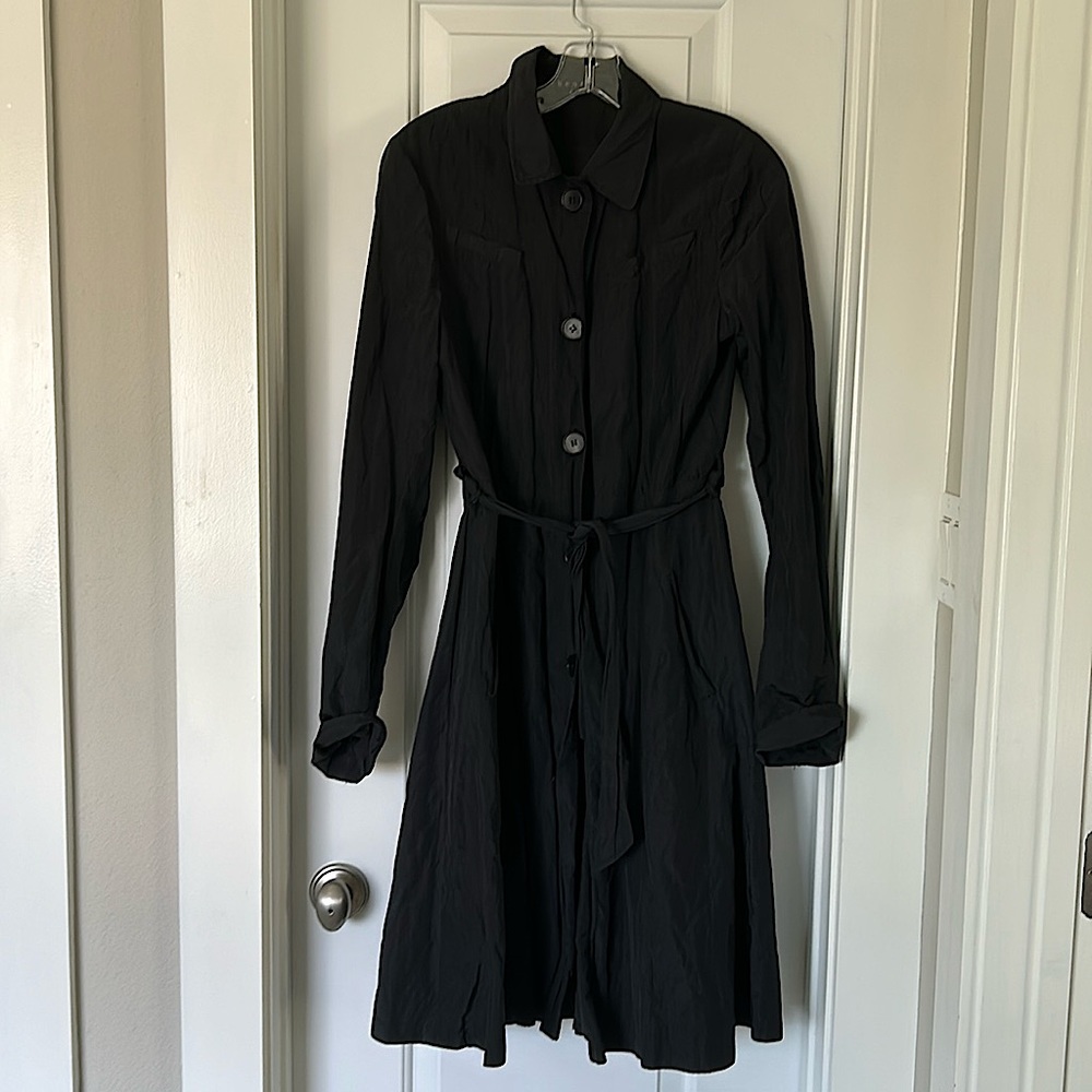 Theory raincoat, over coat, modern trench coat. Black. size M.